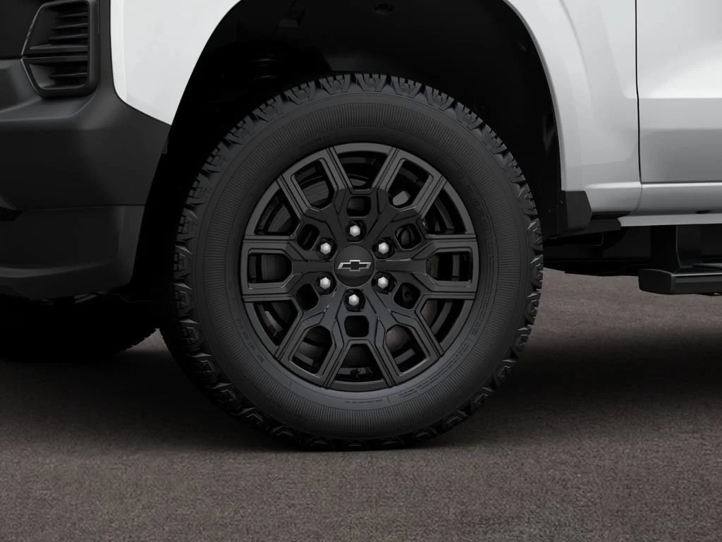 New 2026 Summit White Chevrolet WT image 4