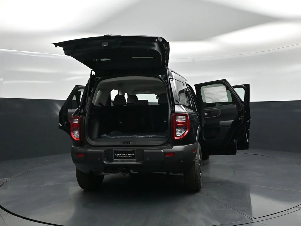 New 2026 Shadow Black Ford Badlands image 30