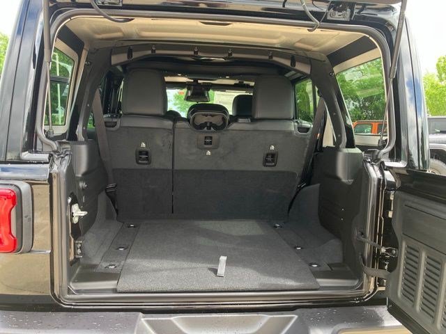 New 2026 Black Clear-Coat Exterior Paint Jeep Rubicon image 25