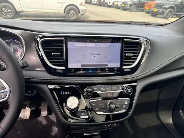 2025 Chrysler Pacifica Select - Photo 22