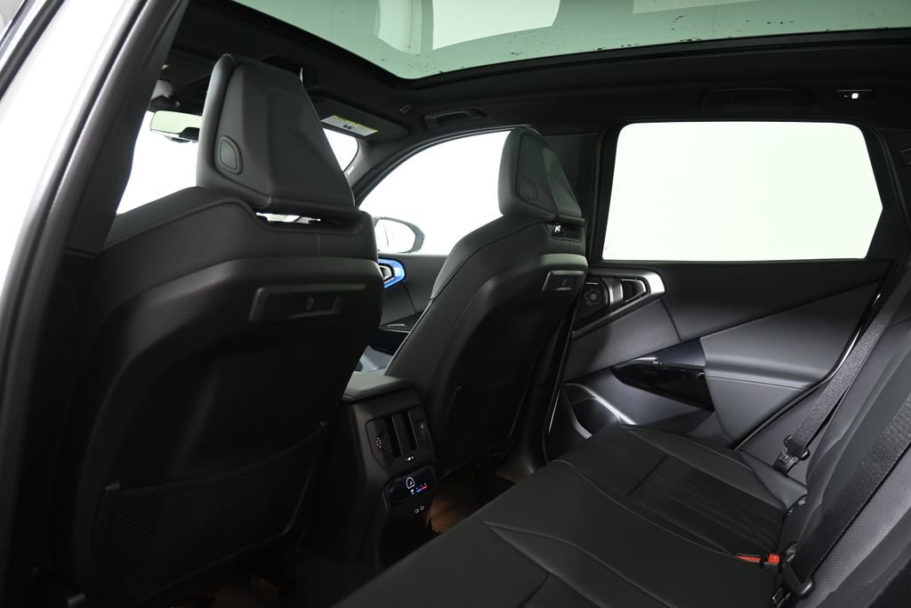 New 2026 Alpine White BMW M50 xDrive image 33