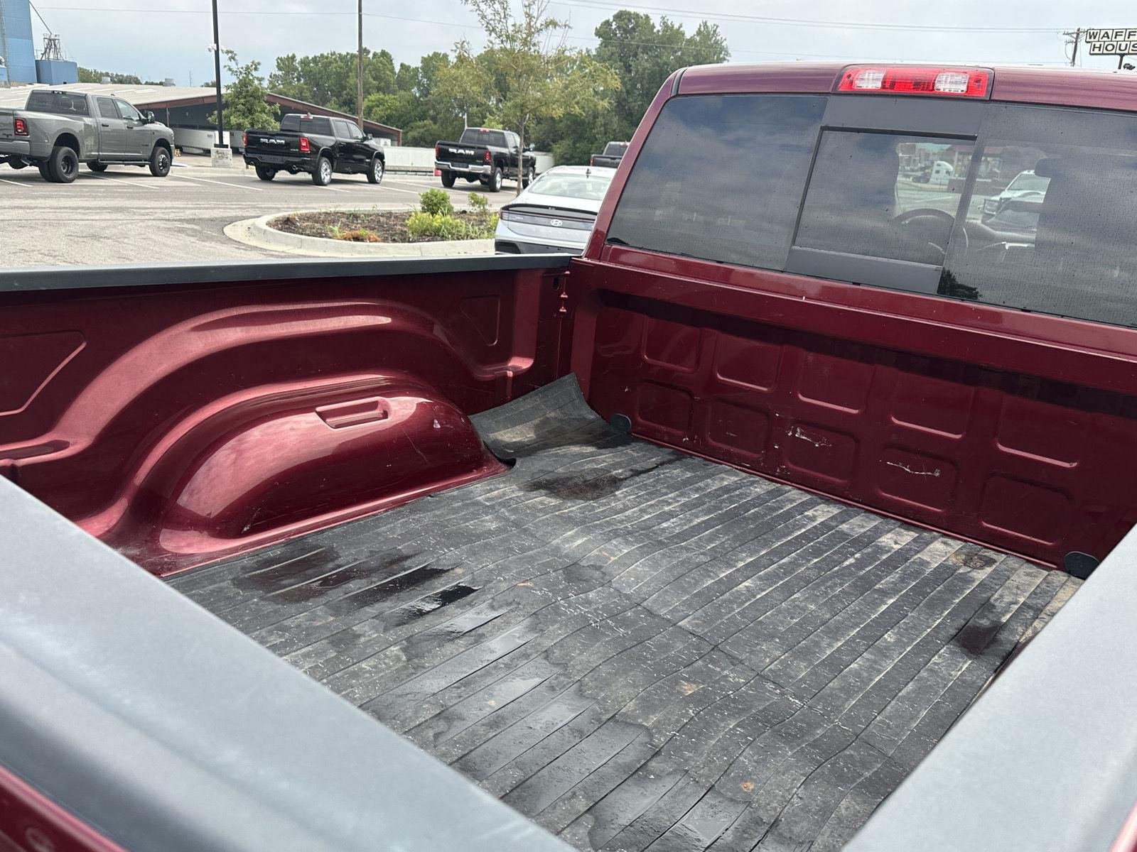 Used 2017 Delmonico Red Pearlcoat Ram Big Horn image 4