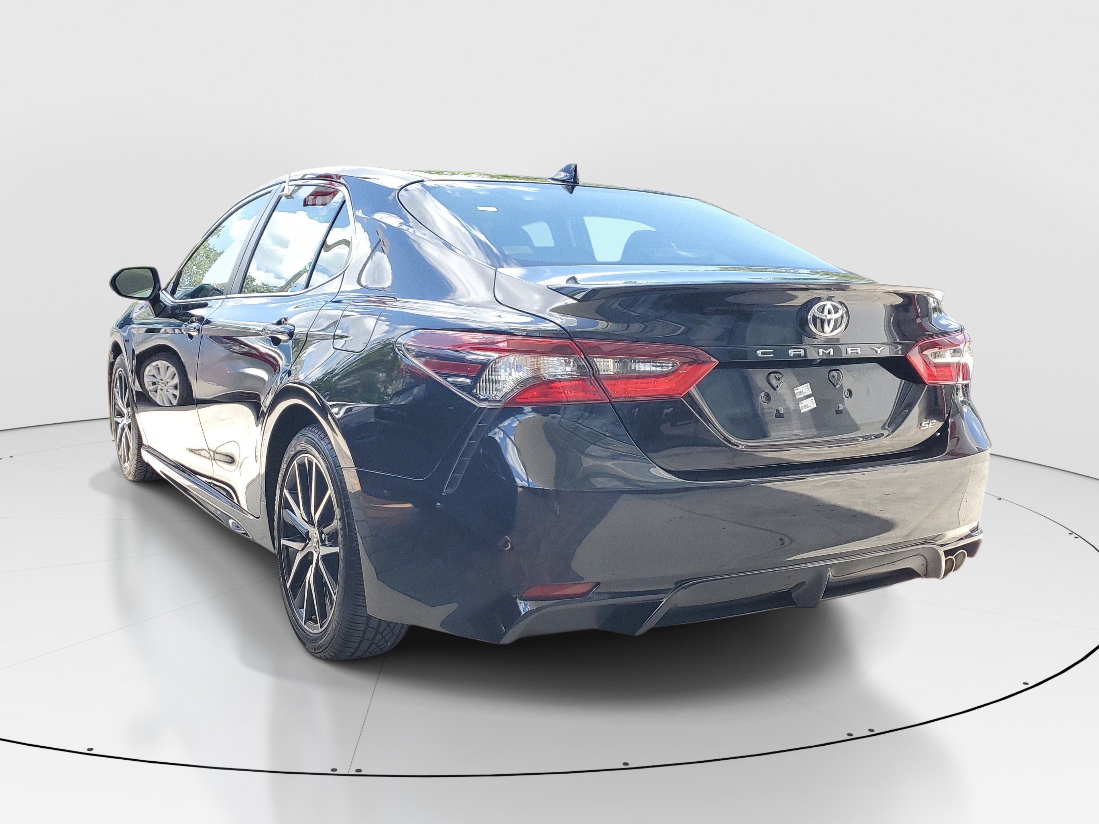 Used 2022 Midnight Black Metallic Toyota SE image 4