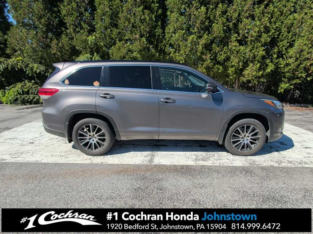 Used 2018 Predawn Gray Mica Toyota SE image 2