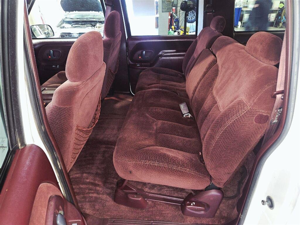 Used 1999 Summit White GMC BASE image 30