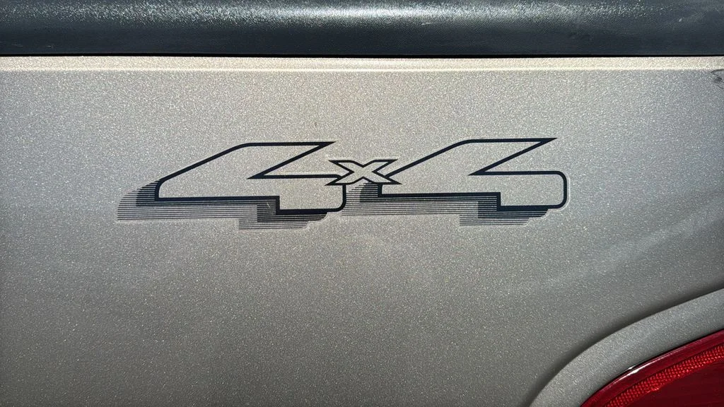 Used 2001 Beige Ford Lariat image 8