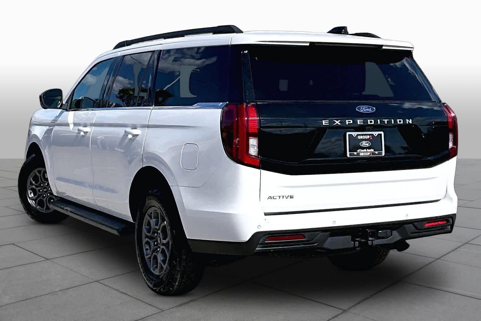 Used 2025 Oxford White Ford Active image 11