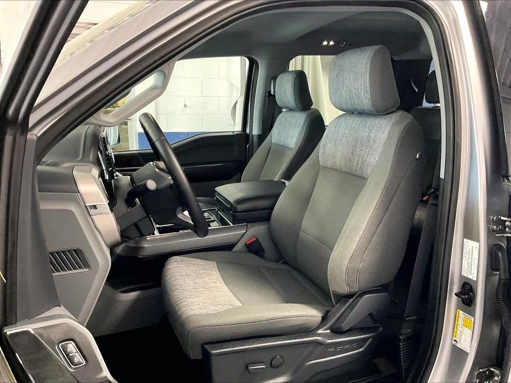 Used 2023 Silver Ford XLT image 10