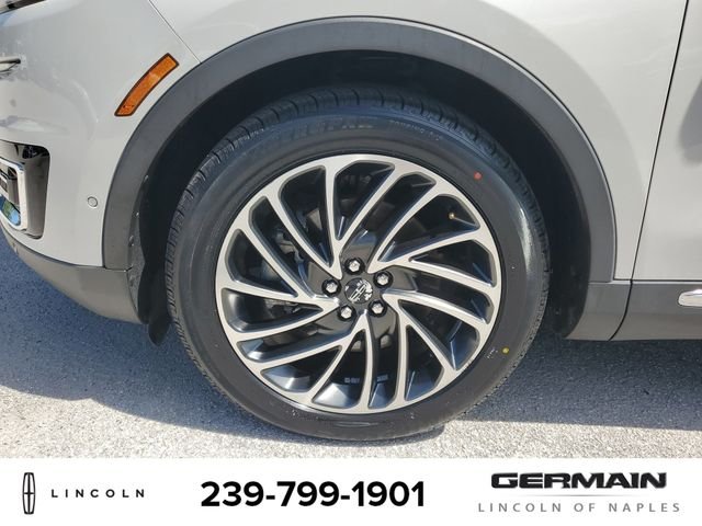 Used 2020 White Lincoln Reserve image 12