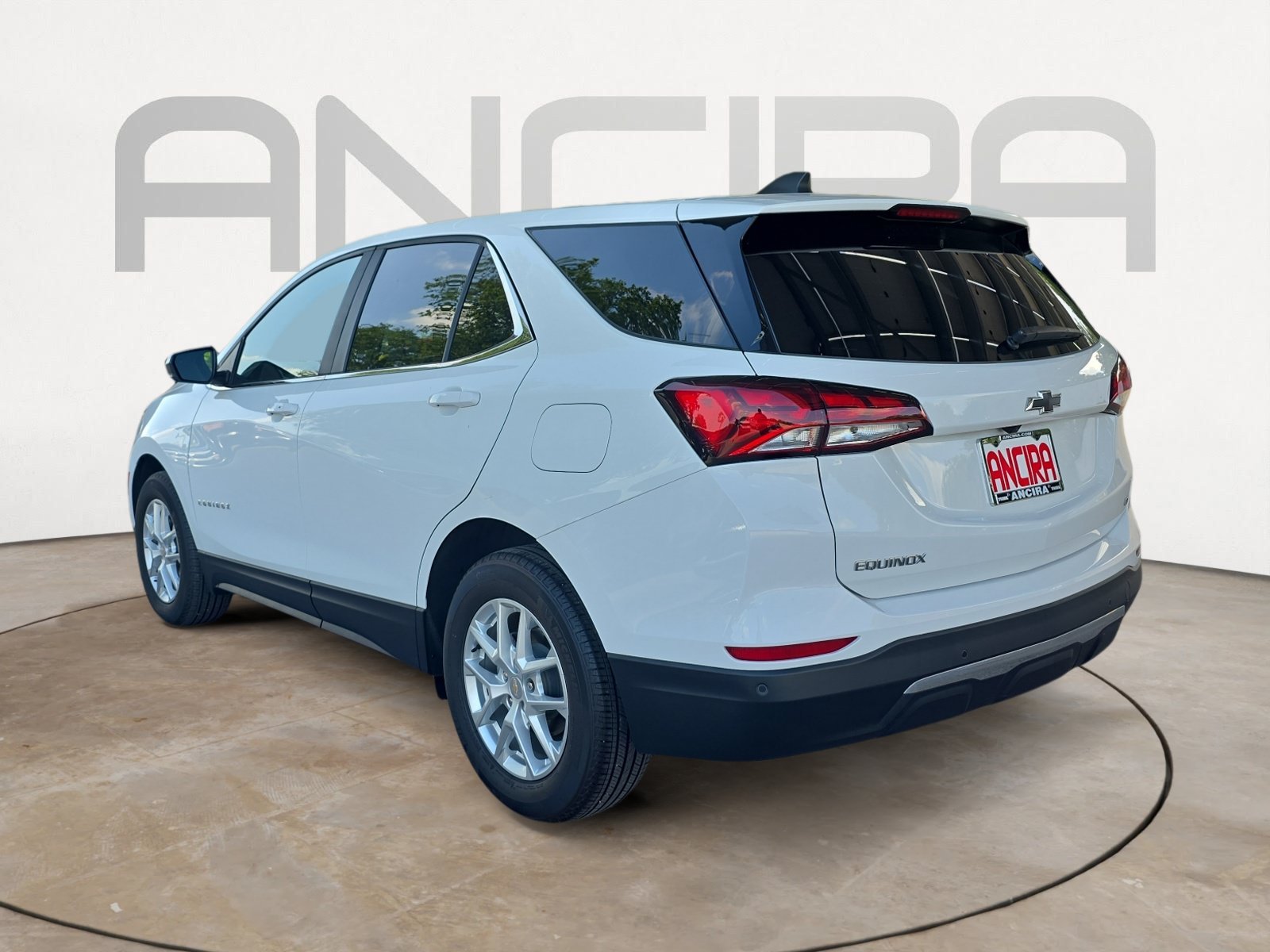 Used 2024 Summit White Chevrolet LT image 6
