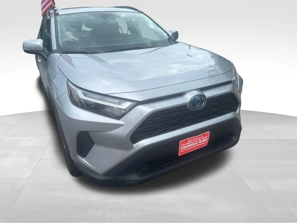 Used 2024 Silver Toyota XLE image 35