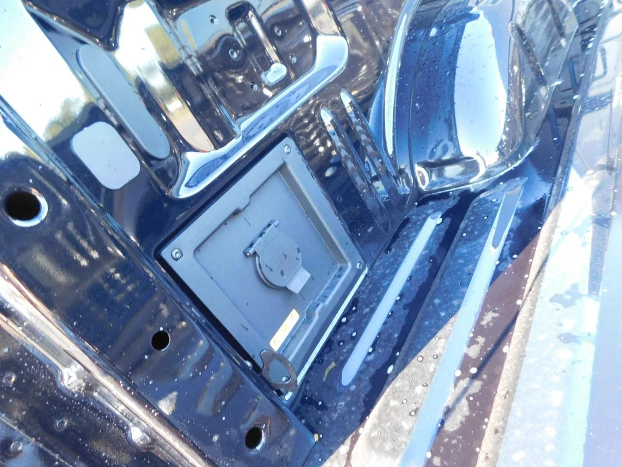 New 2026 Agate Black Metallic Ford XLT image 9