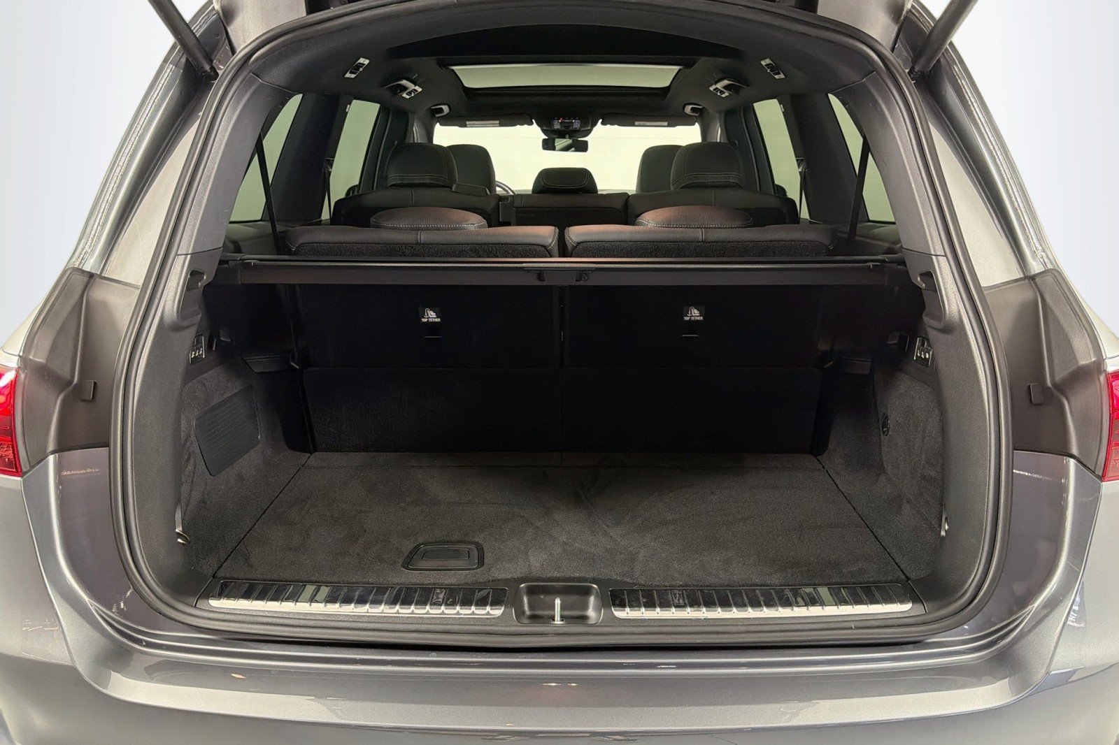 Certified Used 2025 Selenite Grey Metallic Mercedes-Benz 450 image 24