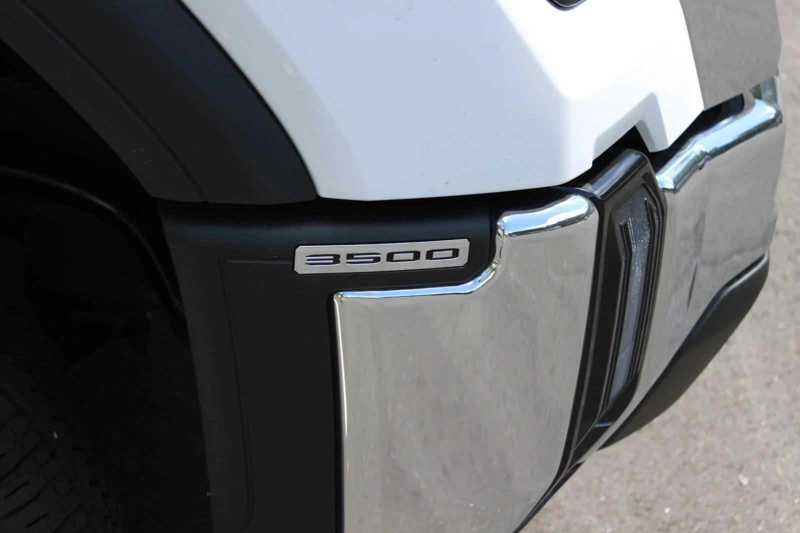 New 2026 Summit White GMC Pro image 6