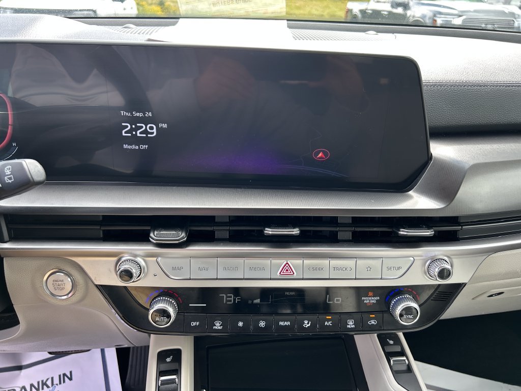 Used 2024 Black Kia S image 21