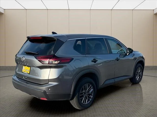 Used 2024 Gray Nissan S image 3