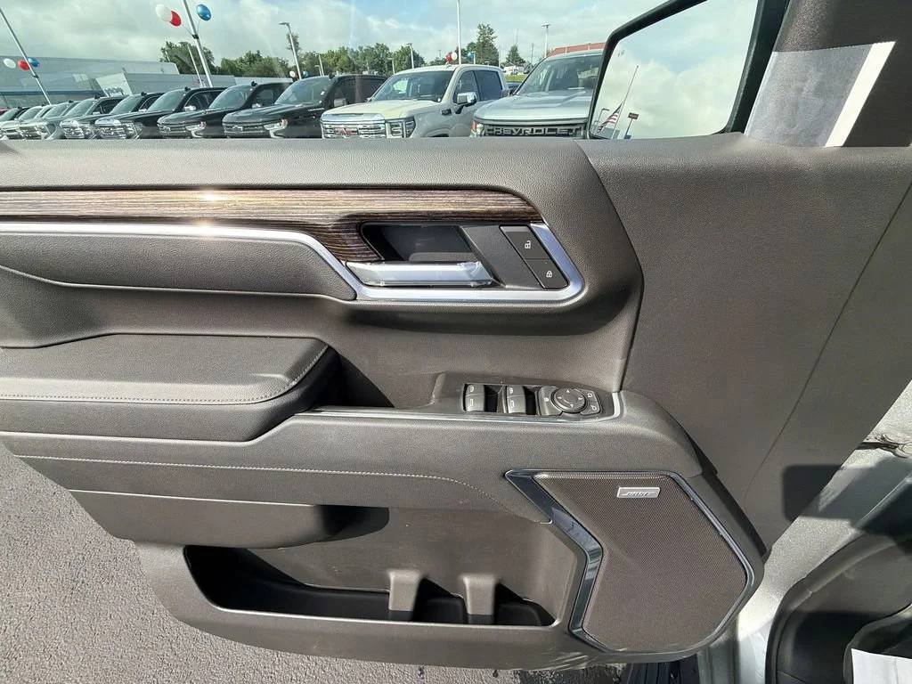 New 2026 Sterling Metallic GMC Elevation image 19