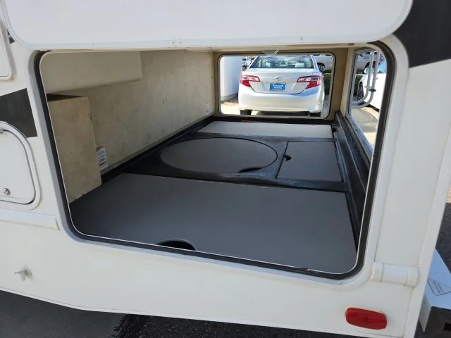 Used 2013 White Ford Base image 20