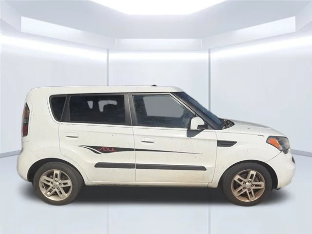 Used 2010 White Kia Plus image 5