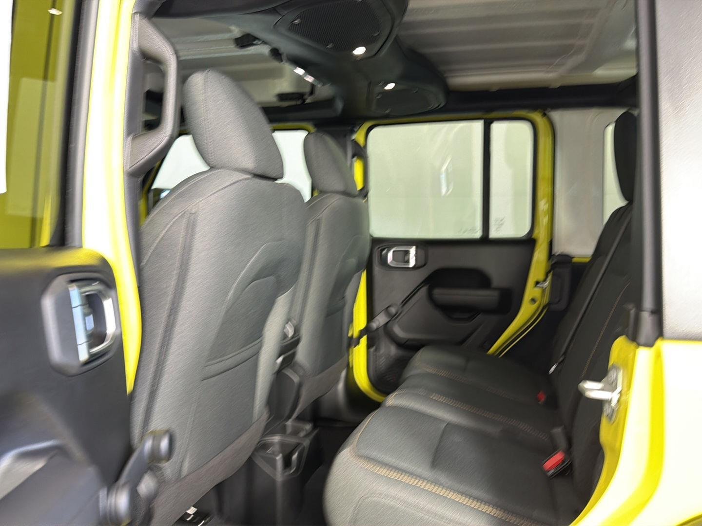 Used 2024 High Velocity Clearcoat Jeep Sport image 20