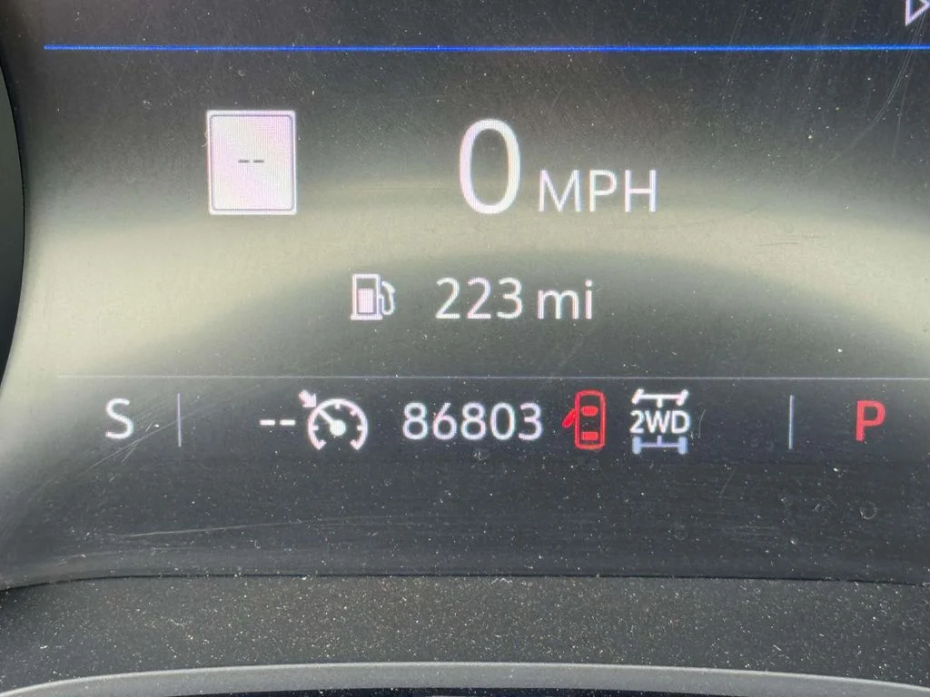Used 2020 White Frost Buick Essence image 25