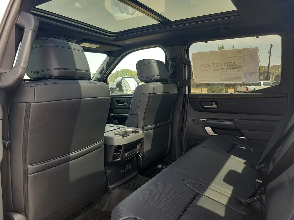 New 2026 Wind Chill Pear Toyota Platinum image 6