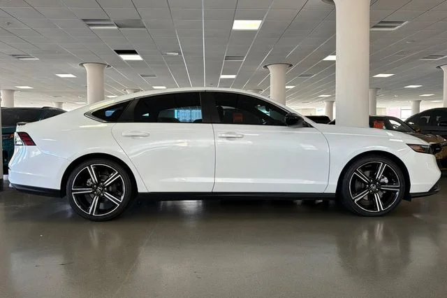 Certified Used 2023 Platinum White Pearl Honda Sport image 3