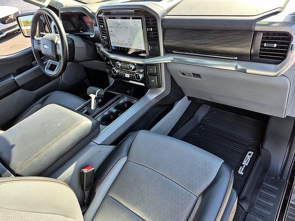 Used 2025 Blue Metallic Ford LARIAT image 36