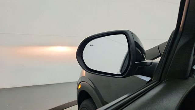 Used 2020 Black Buick Select image 18