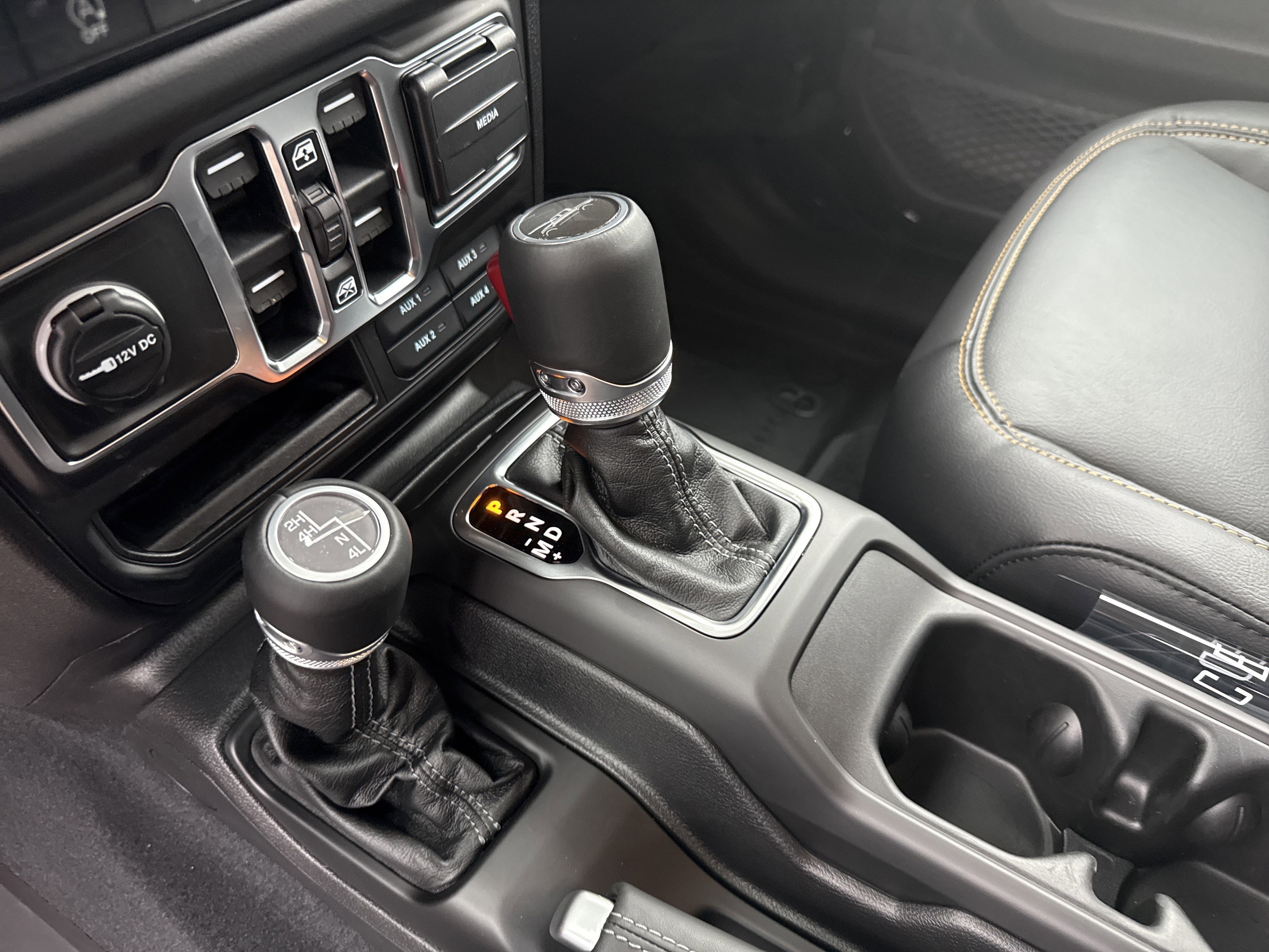 New 2026 Black Clearcoat Jeep Sahara image 28