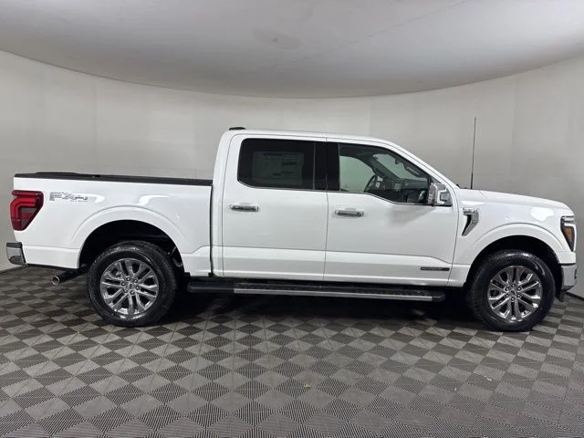 New 2026 Star White Metallic Tri-Coat Ford Lariat image 2