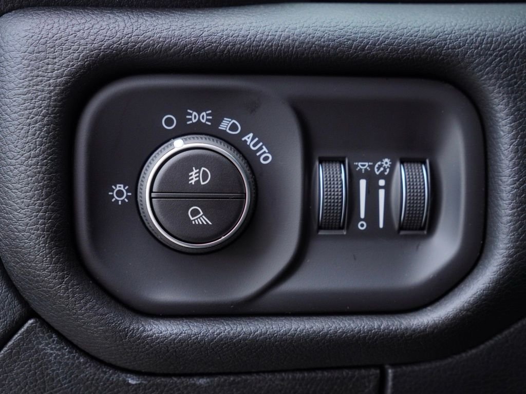 New 2026 Granite Crystal Metallic Clear-Coat Exterior Paint RAM Big Horn Level 2  Night Edition image 12