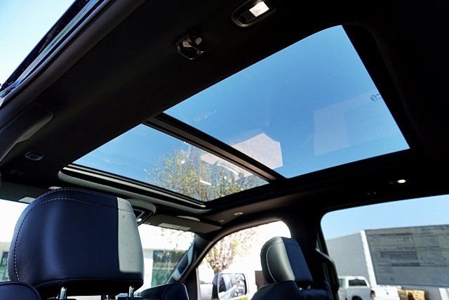 New 2026 Diamond Black Crystal Pearl-Coat Exterior Paint RAM RHO image 24