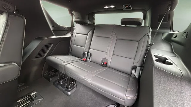 Used 2025 Black Chevrolet High Country image 33