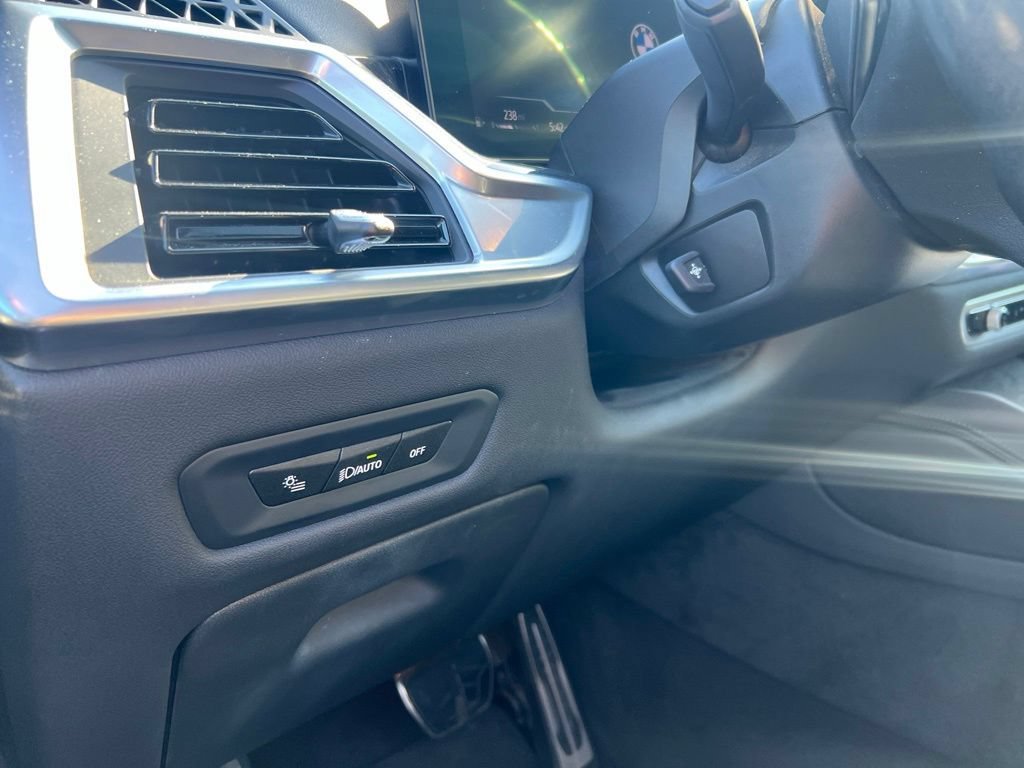 Used 2024 Black Sapphire Metallic BMW xDrive40i image 23