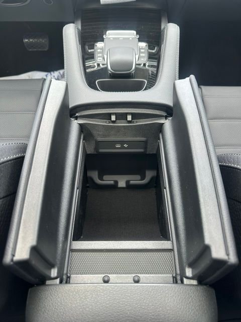 New 2026 Obsidian Black Metallic Mercedes-Benz GLE 350 image 37
