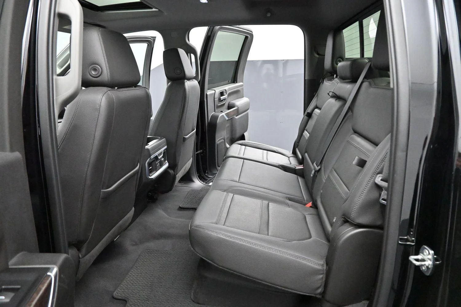 Used 2020 Onyx Black GMC Denali image 33