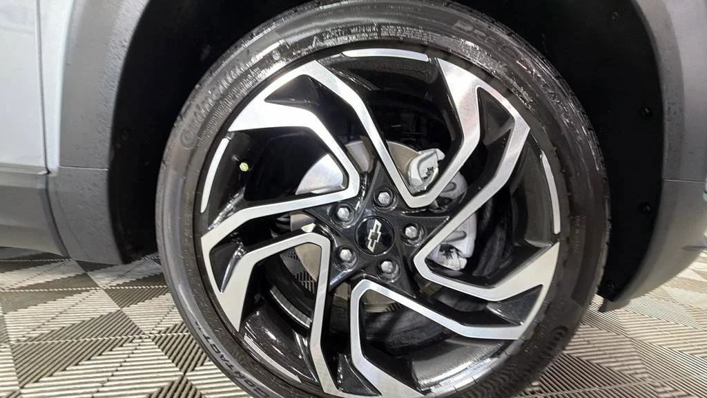 Used 2026 Sterling Gray Metallic Chevrolet RS image 38