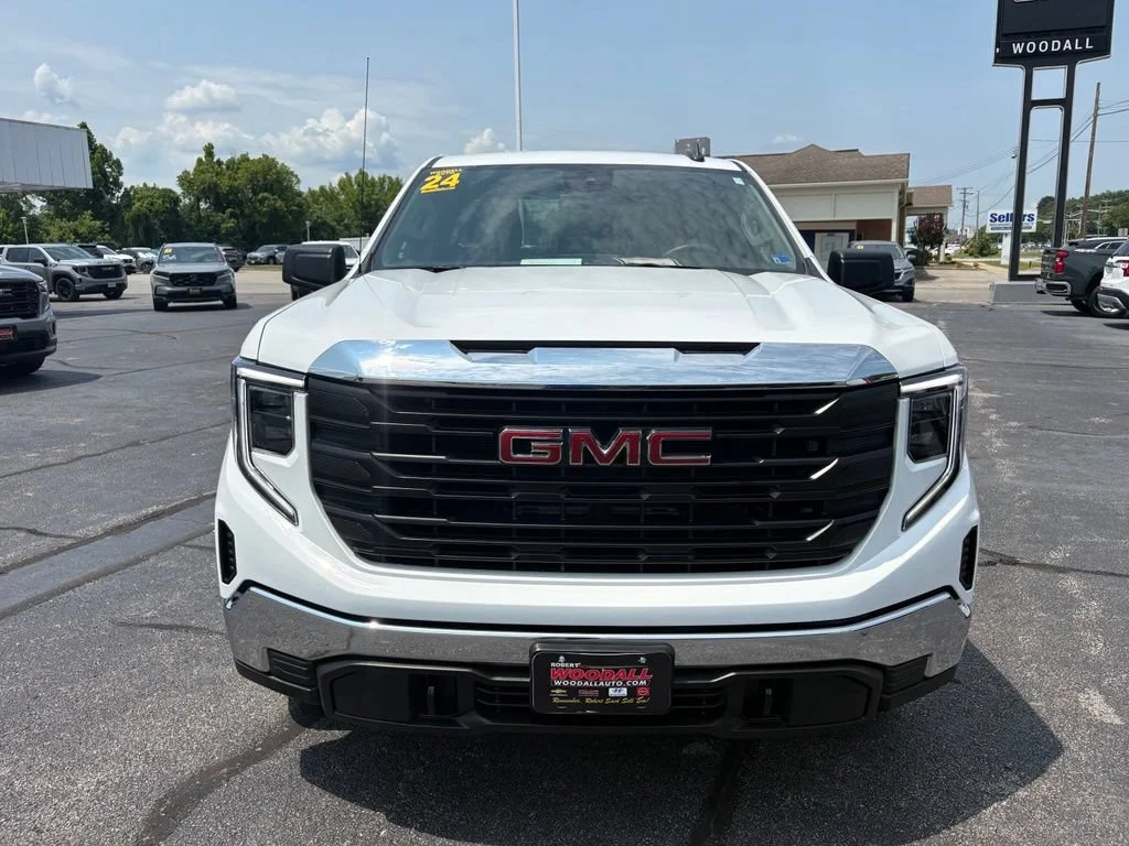 Used 2024 Summit White GMC Pro image 9