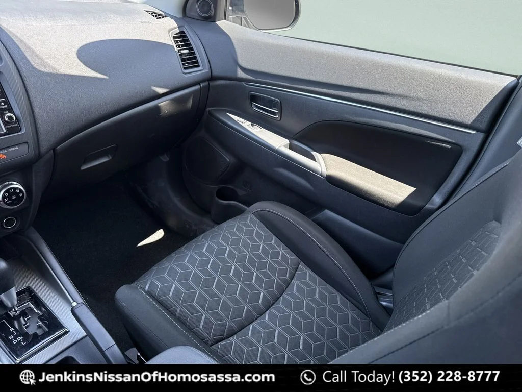 Used 2024 Black Mitsubishi 2.0 ES image 27