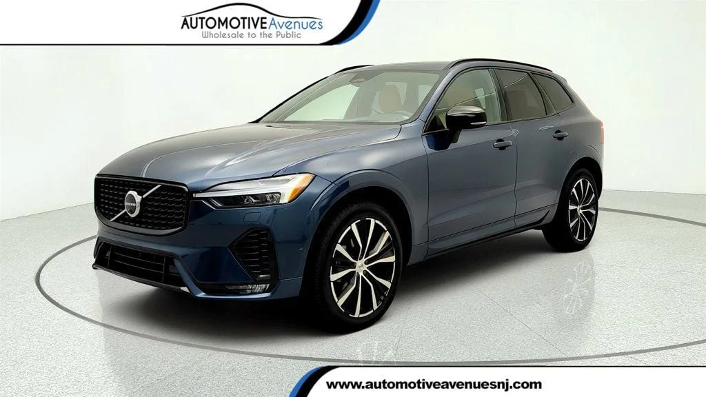 2025 Volvo XC60 B5 Ultra Dark AWD's photo