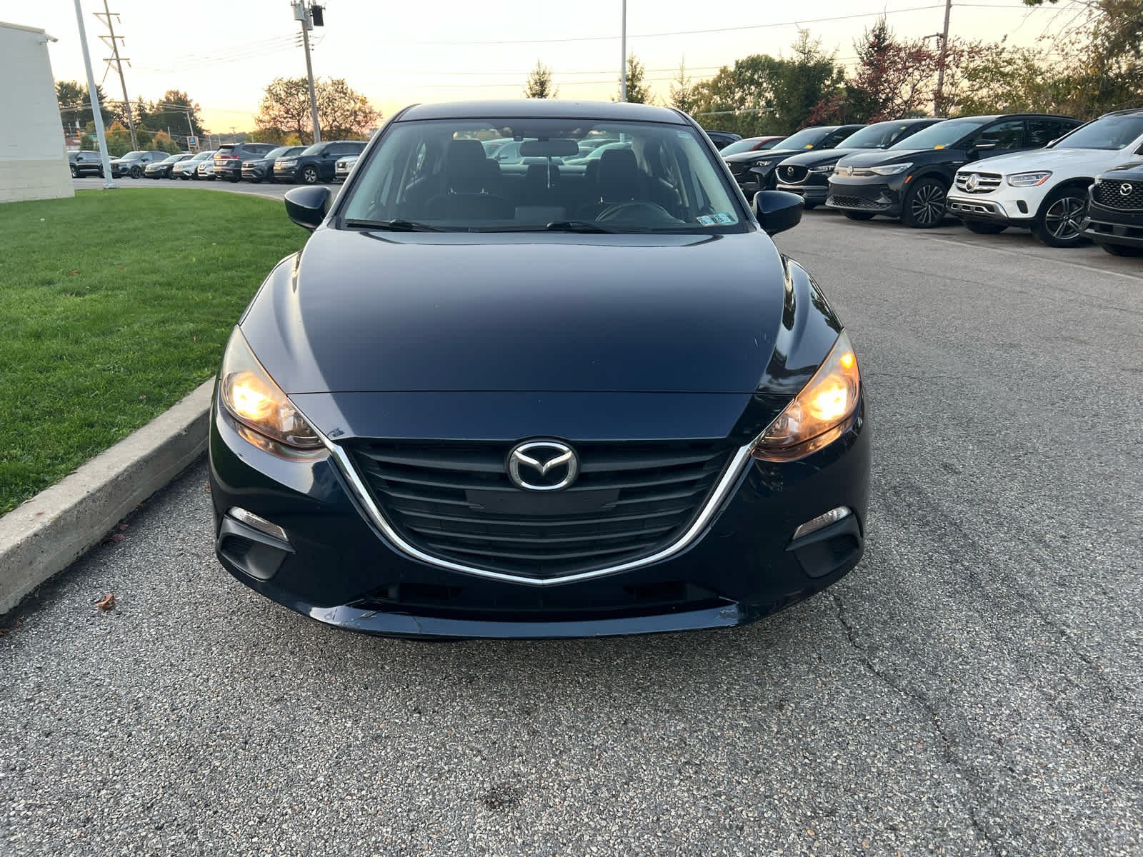 Used 2016 Deep Crystal Blue Mica Mazda i Sport image 5