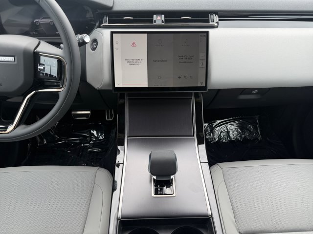 Used 2026 Green Land Rover Dynamic SE image 15