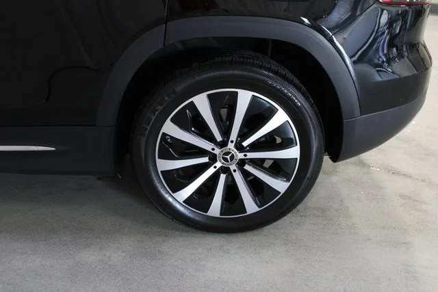 Used 2022  Mercedes-Benz GLB 250 image 36