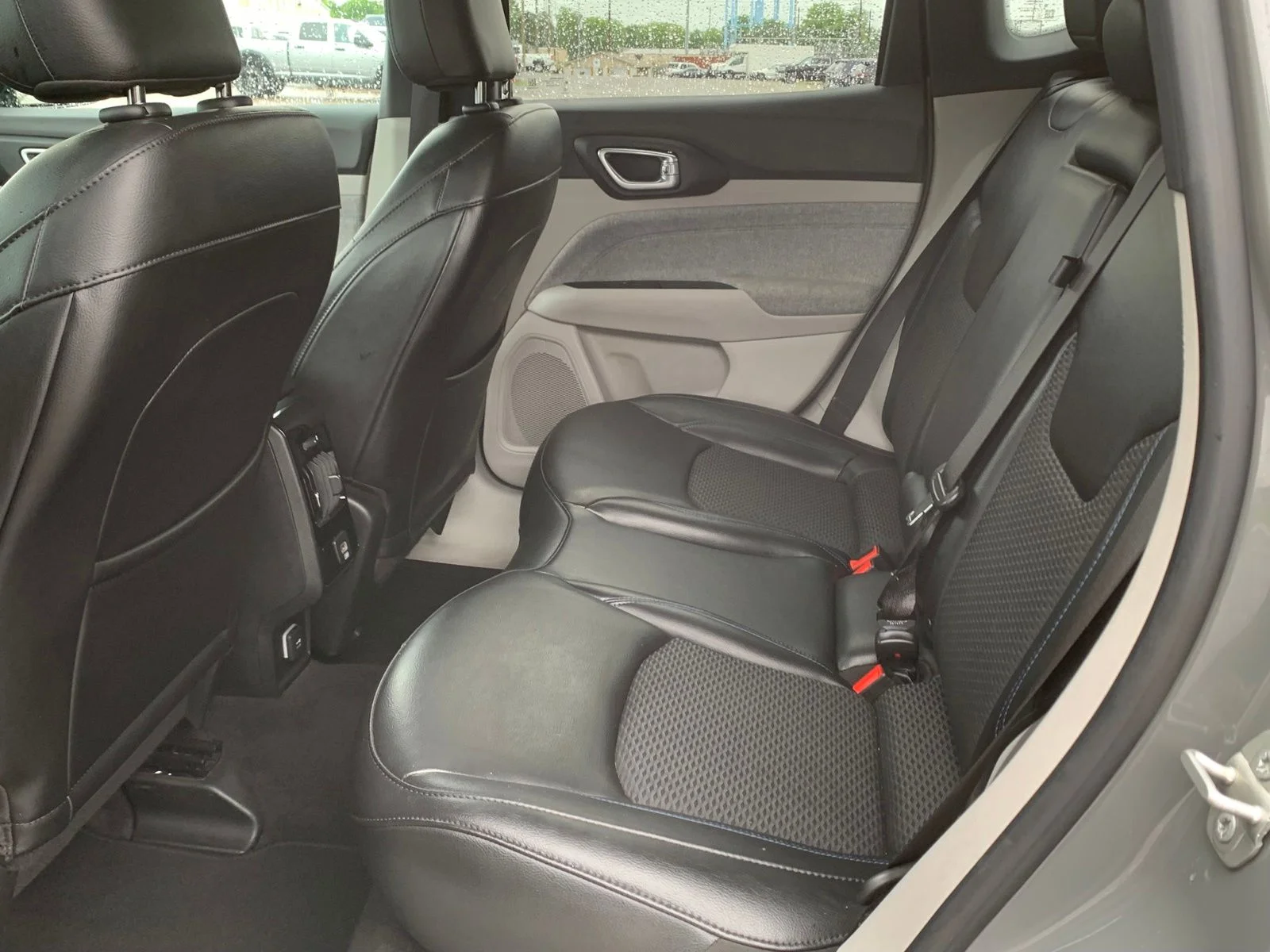 Used 2023 Gray Jeep Latitude image 18