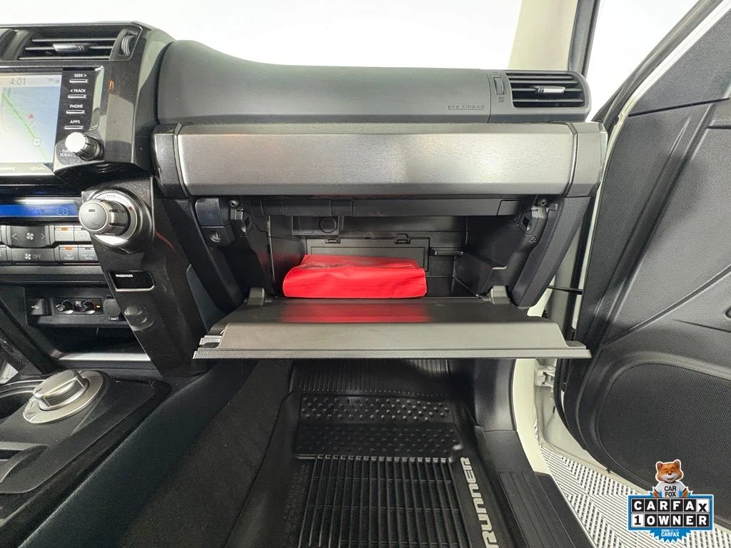 Used 2021 White Toyota Nightshade image 27
