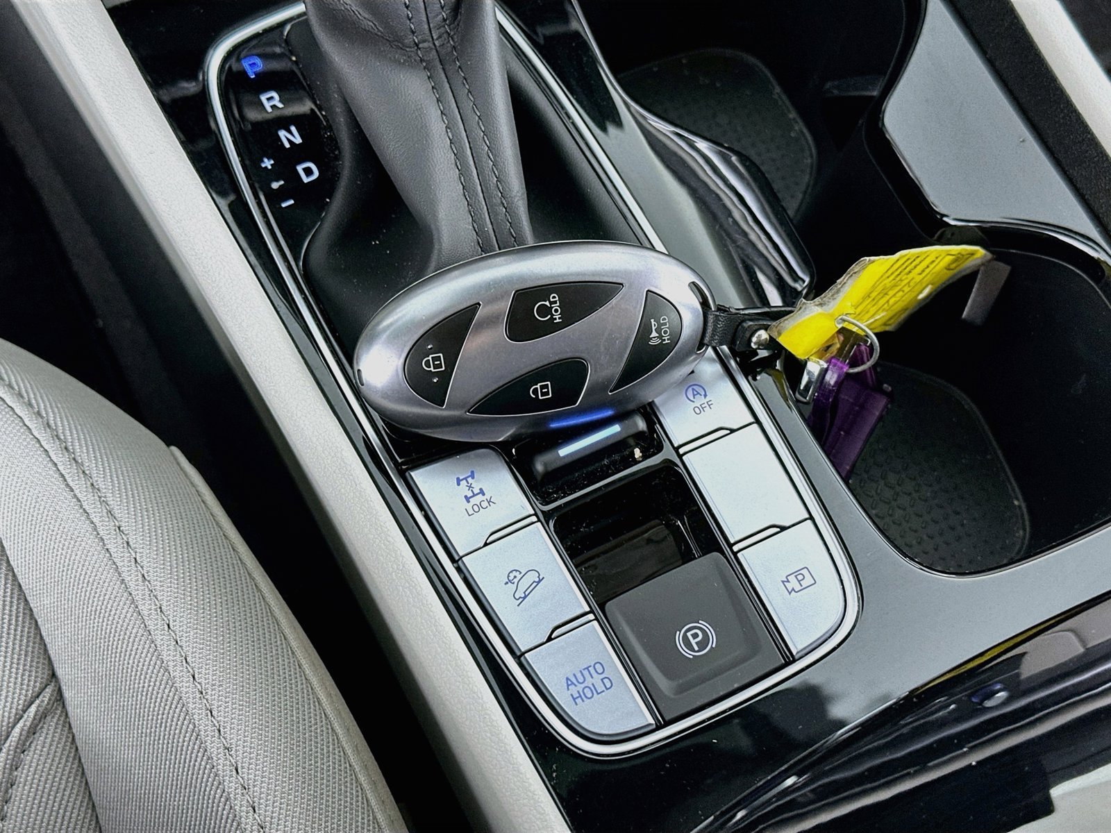 2025 Hyundai Tucson SE - Photo 21