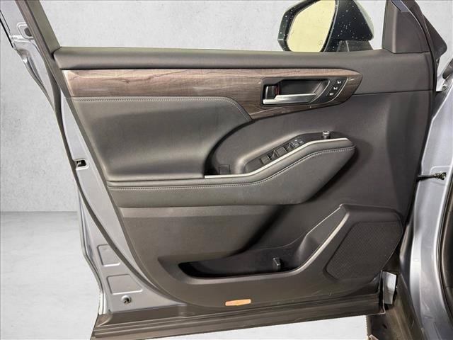 Certified Used 2021 MOON DUST Toyota  image 12