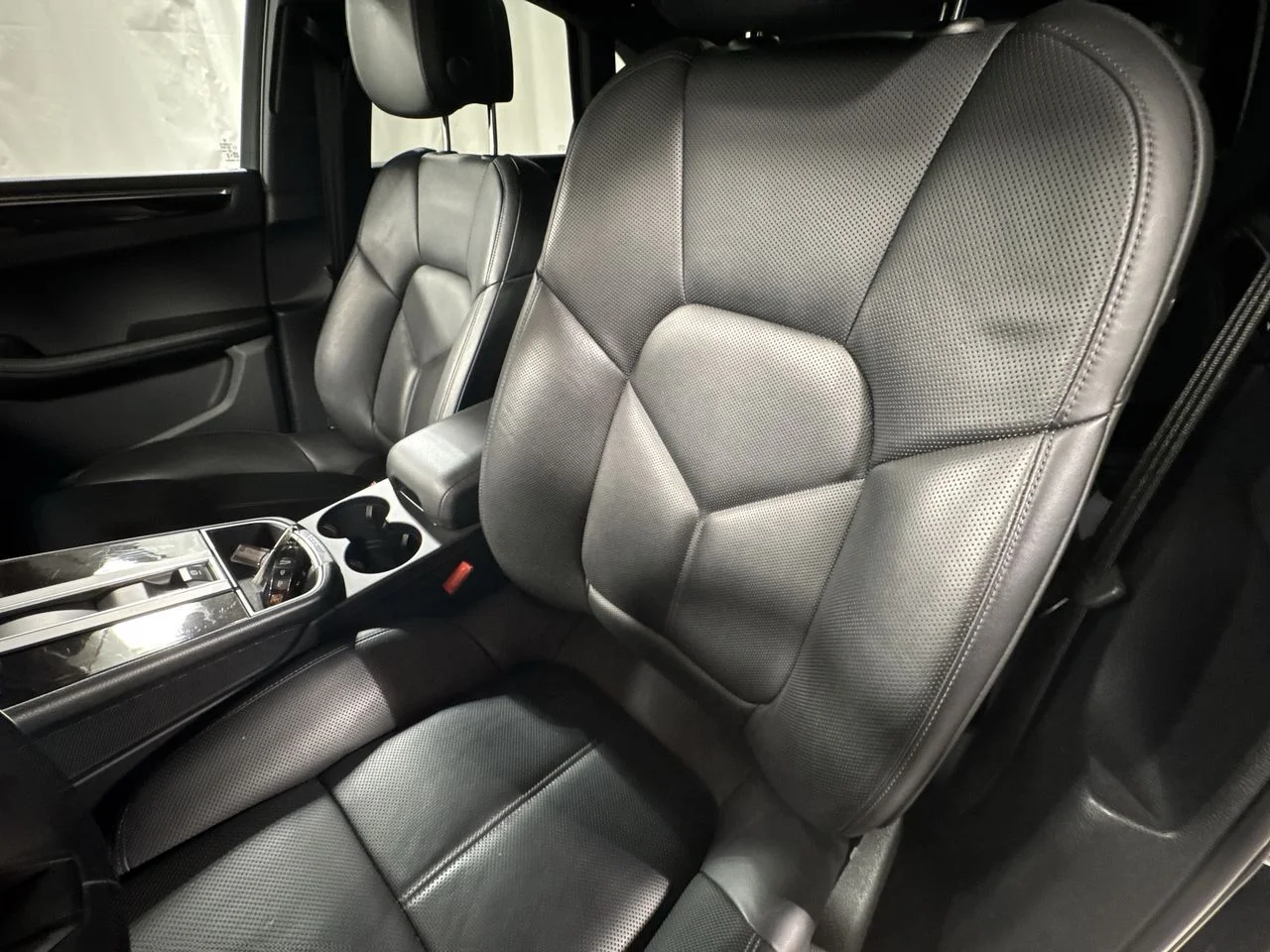 2024 Porsche Macan Base - Photo 20