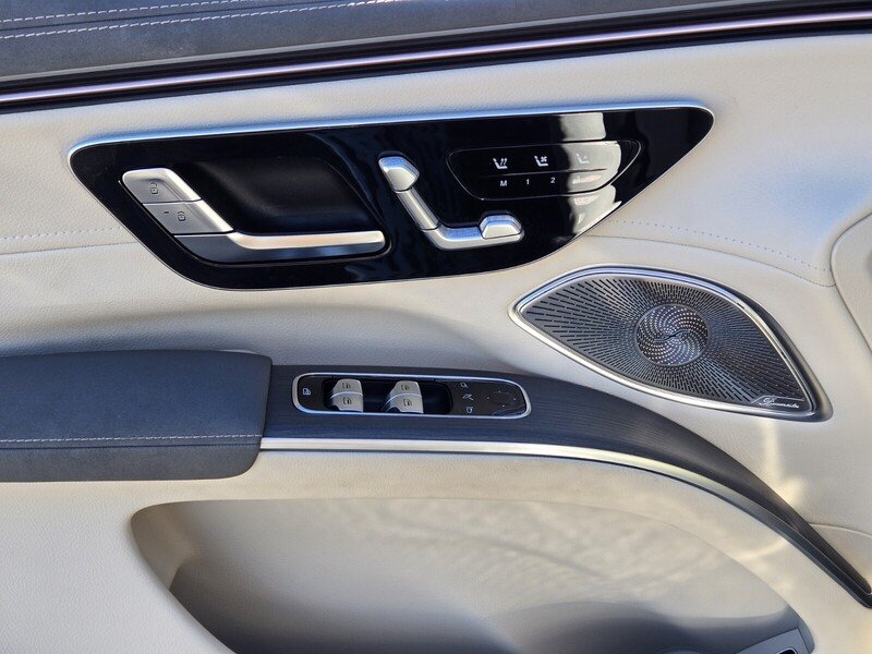 Used 2025  Mercedes-Benz 580 image 19